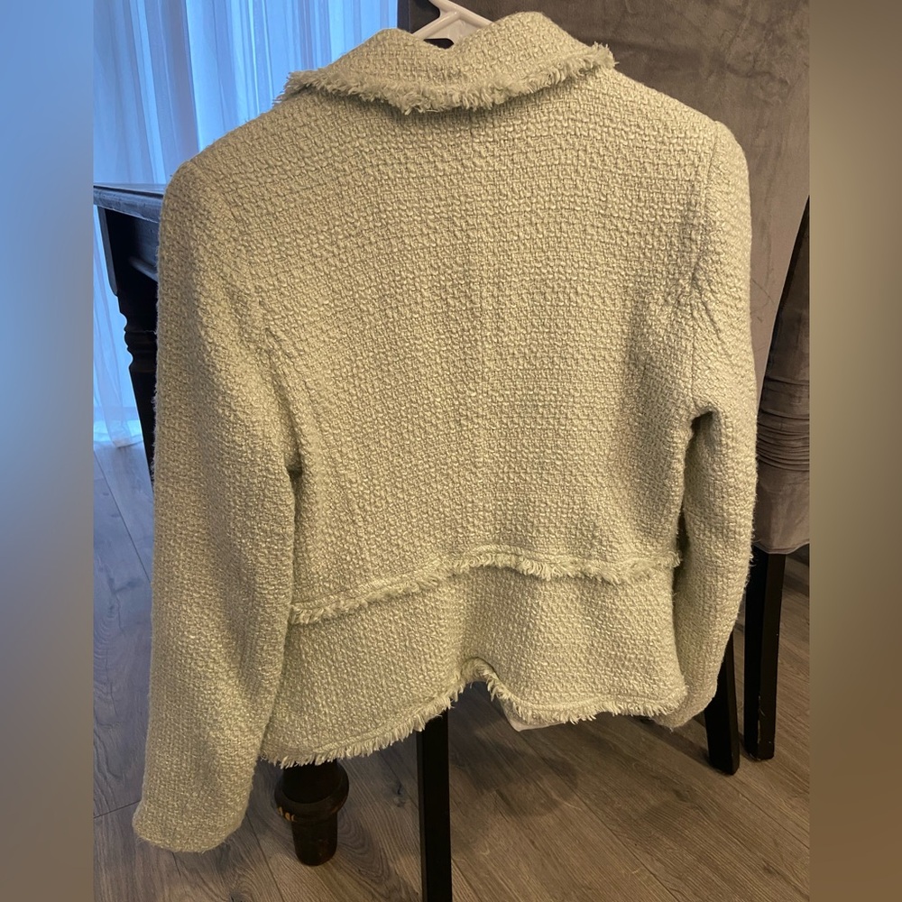 Raw hem blazer, pastel green - Picture 2 of 6